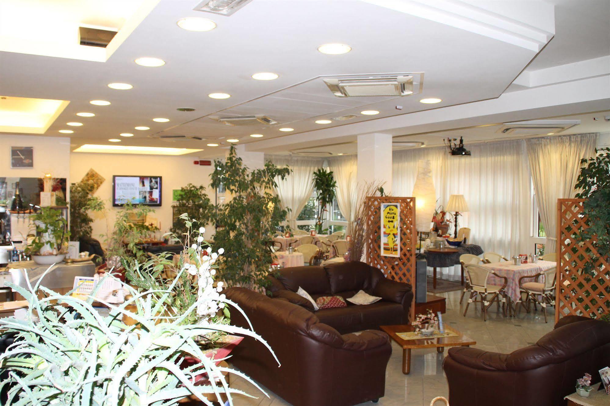 Hotel Brotas Rimini Extérieur photo