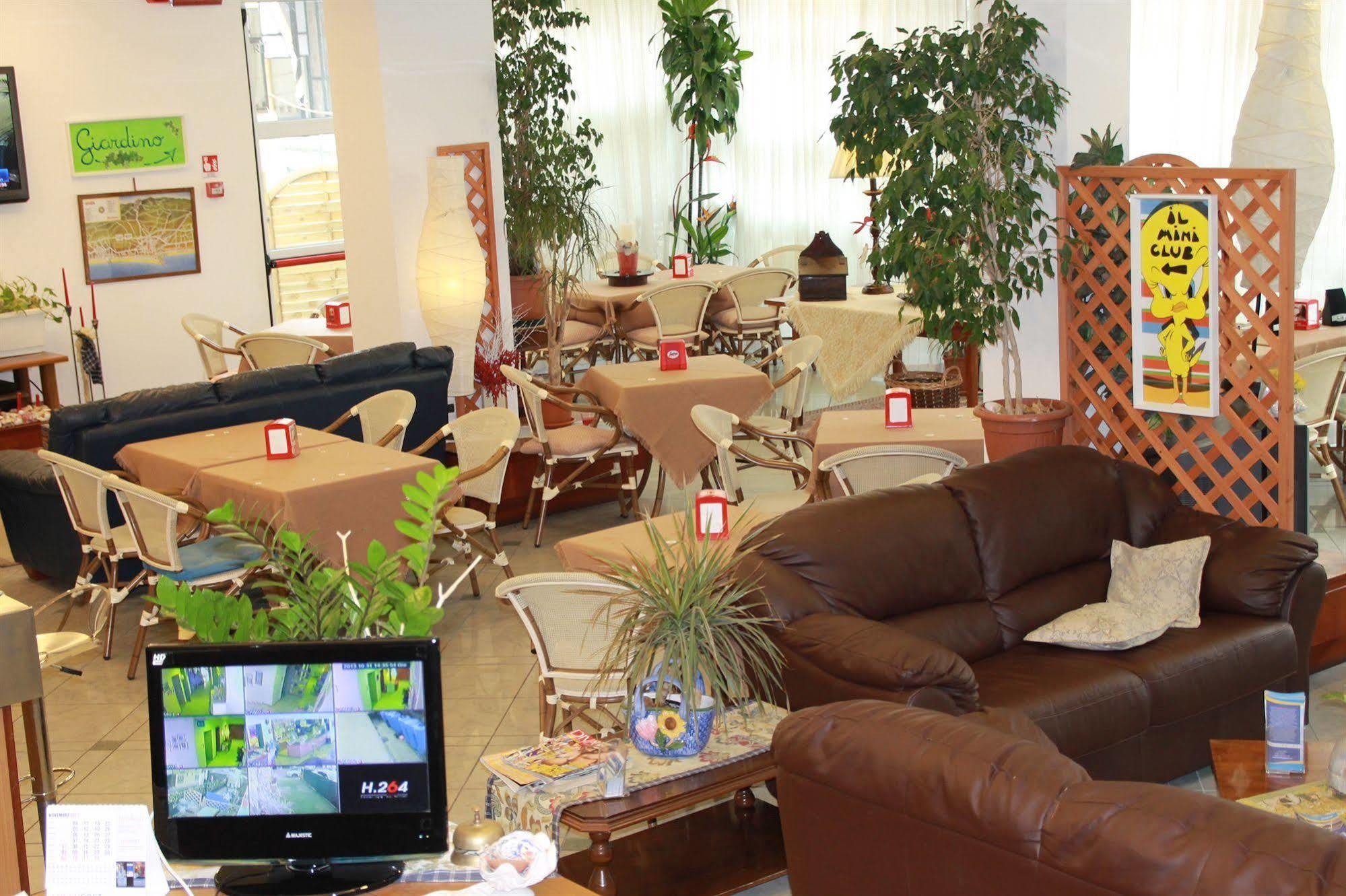 Hotel Brotas Rimini Extérieur photo