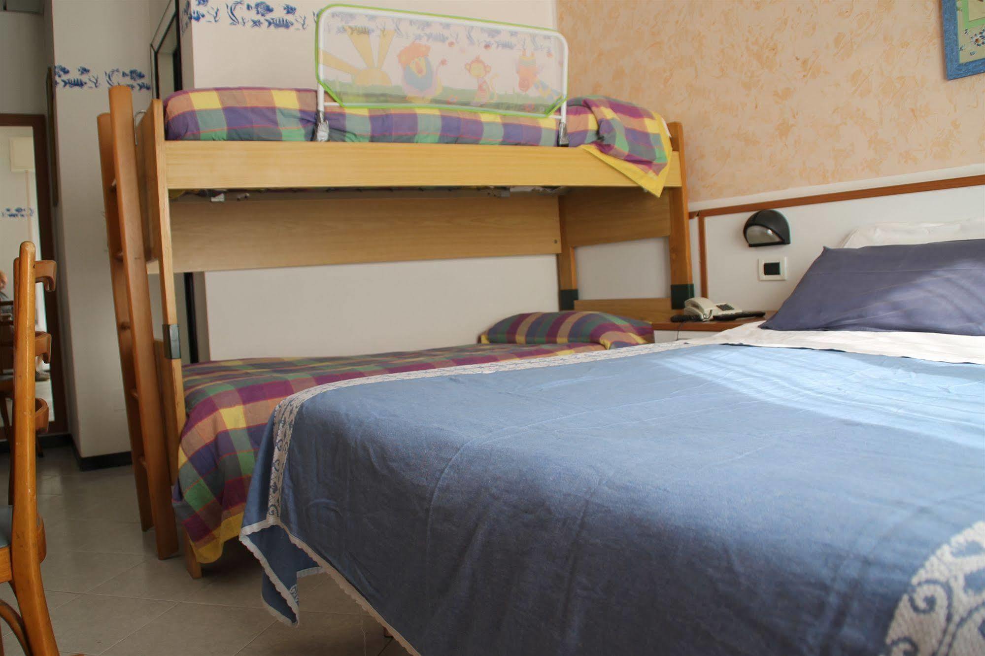 Hotel Brotas Rimini Extérieur photo