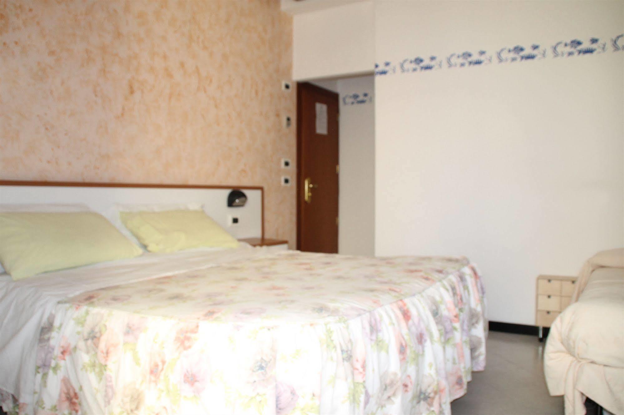 Hotel Brotas Rimini Extérieur photo